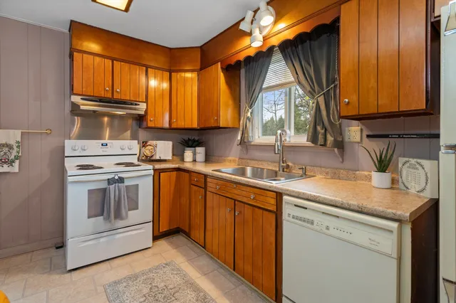 $445,000 | 14 Heritage Hill Road, Holderness, NH 03245