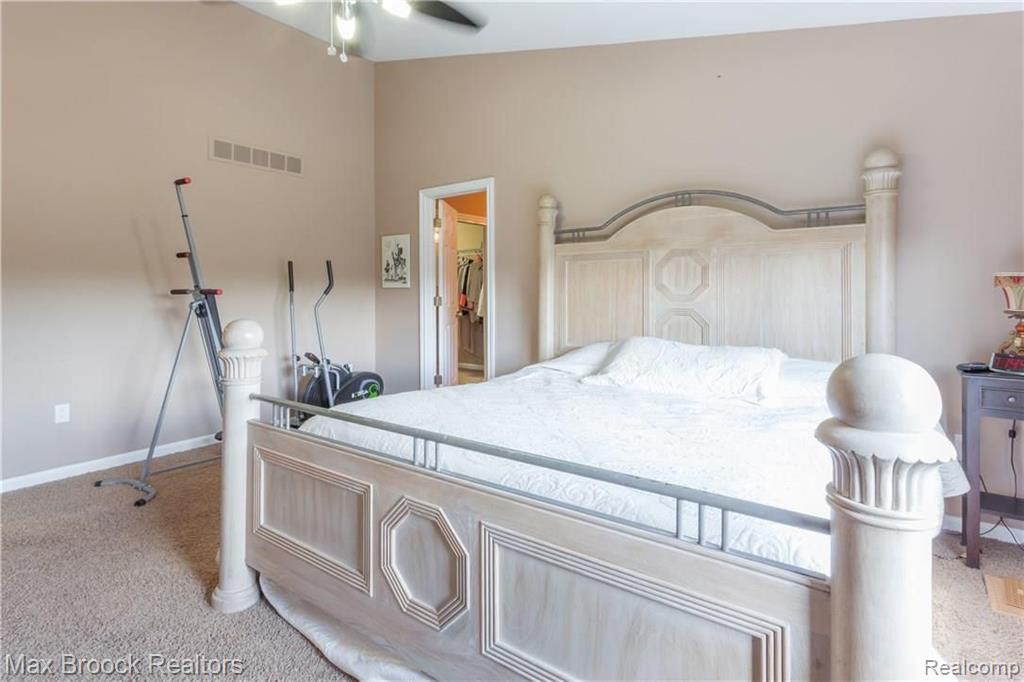 2223 Crystal Drive, Unit 24 Rochester Hills, MI 48309 - Photo 19 of 41