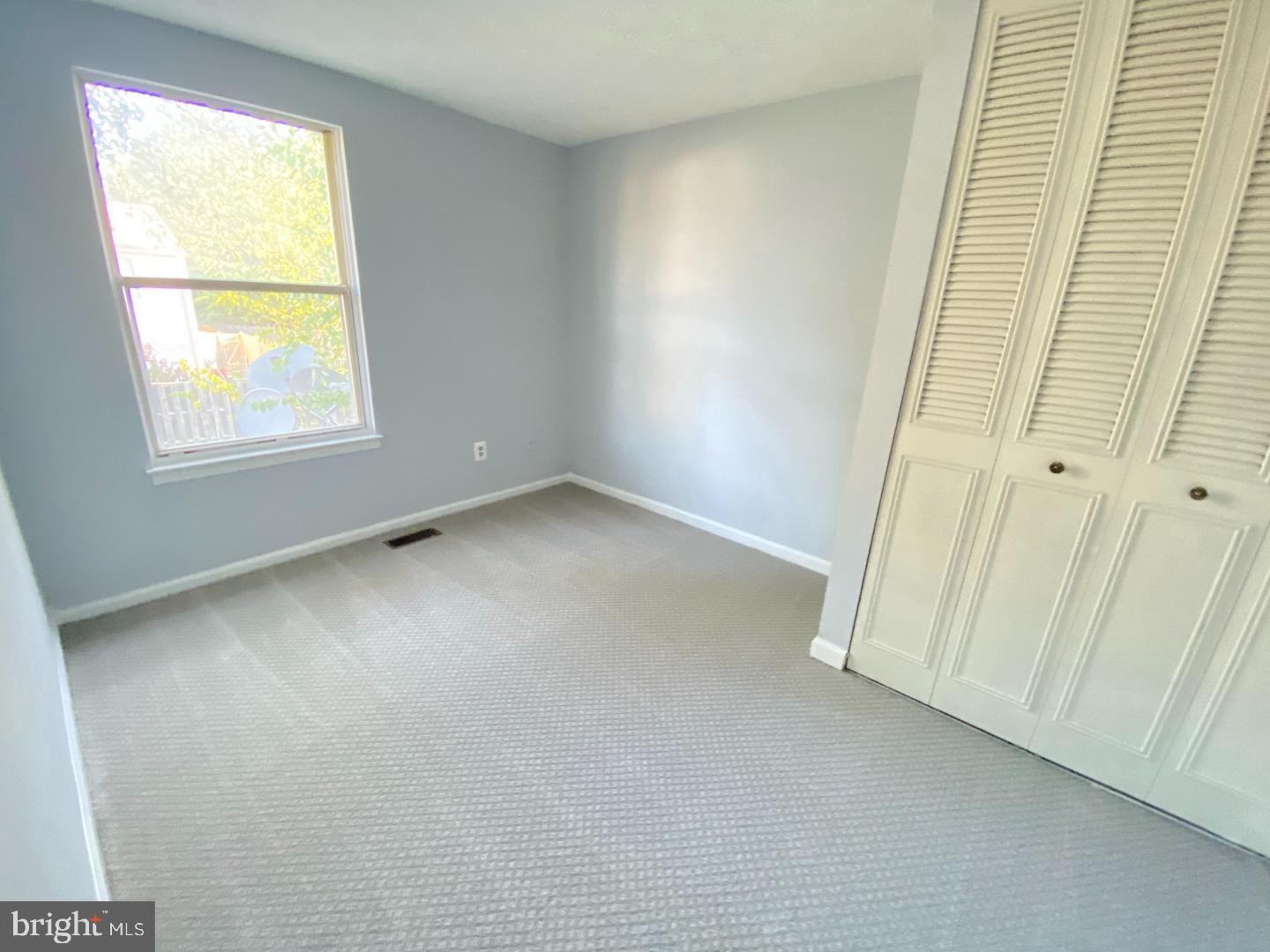 6963 Villa-Del-Rey Court Springfield, VA 22150 - Photo 8 of 10