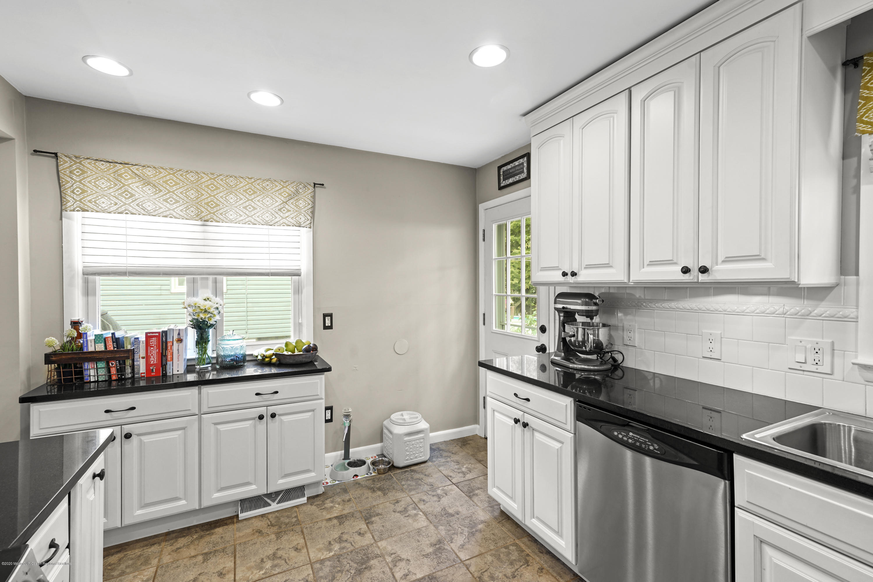 207 Wilson Road Neptune Township, NJ 07753 - Photo 14 of 34 DSC01977