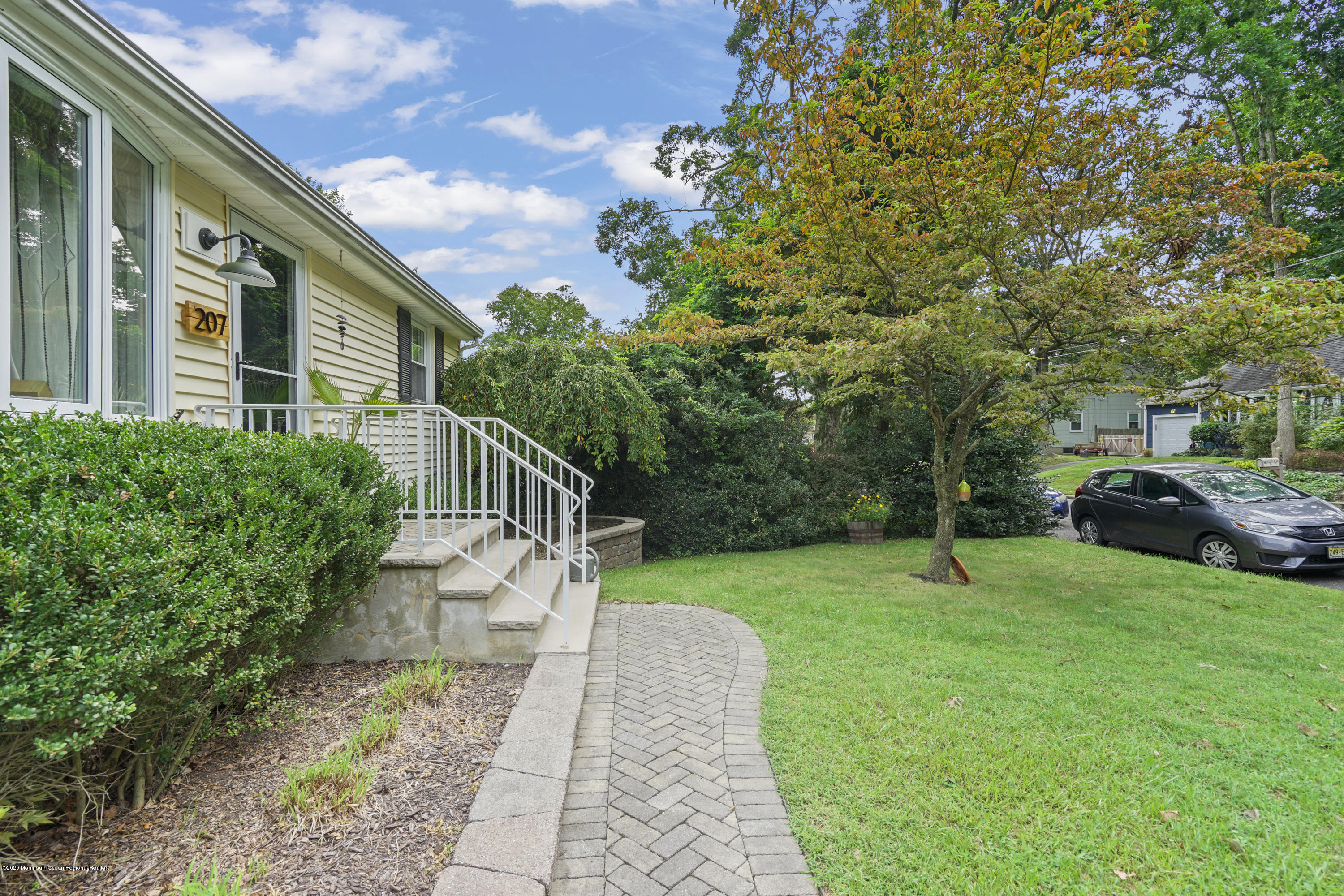 207 Wilson Road Neptune Township, NJ 07753 - Photo 4 of 34 DSC02097