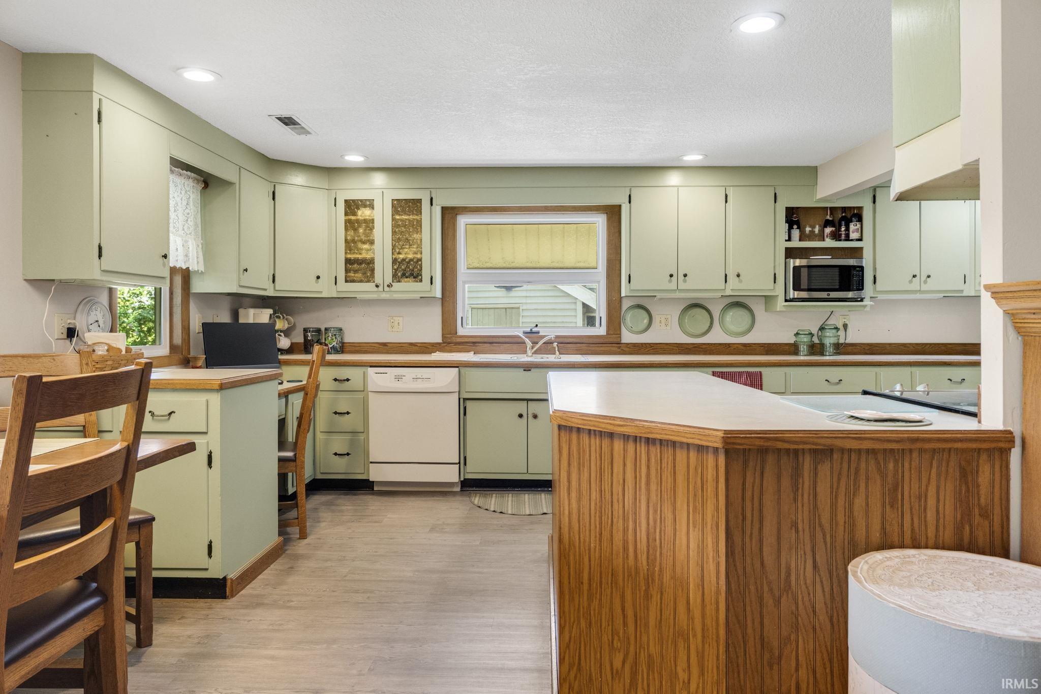 7547 Auburn Road Fort Wayne, IN 46825 - Photo 11 of 36 Gallery Image 11