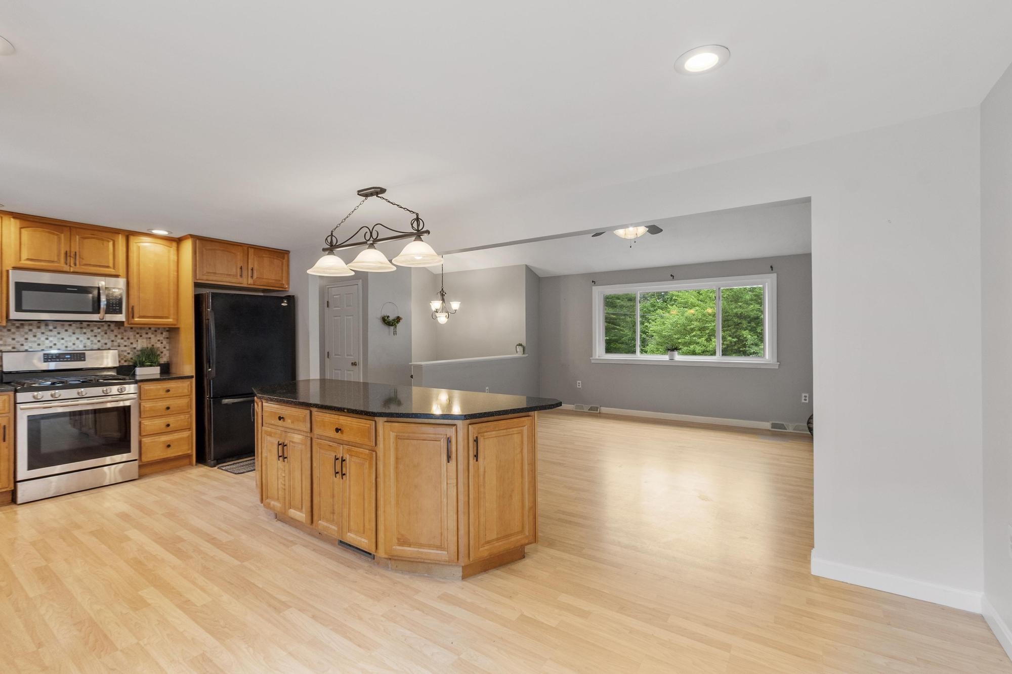 113 Newton Road Plaistow, NH 03865 - Photo 9 of 60