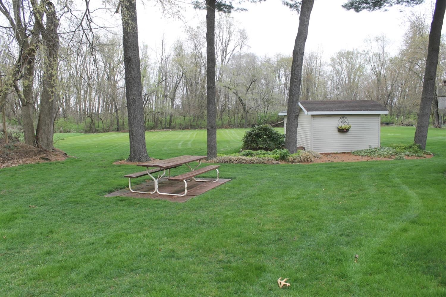 508 9th Street Southwest De Motte, IN 46310 - Photo 3 of 17 1500x1000