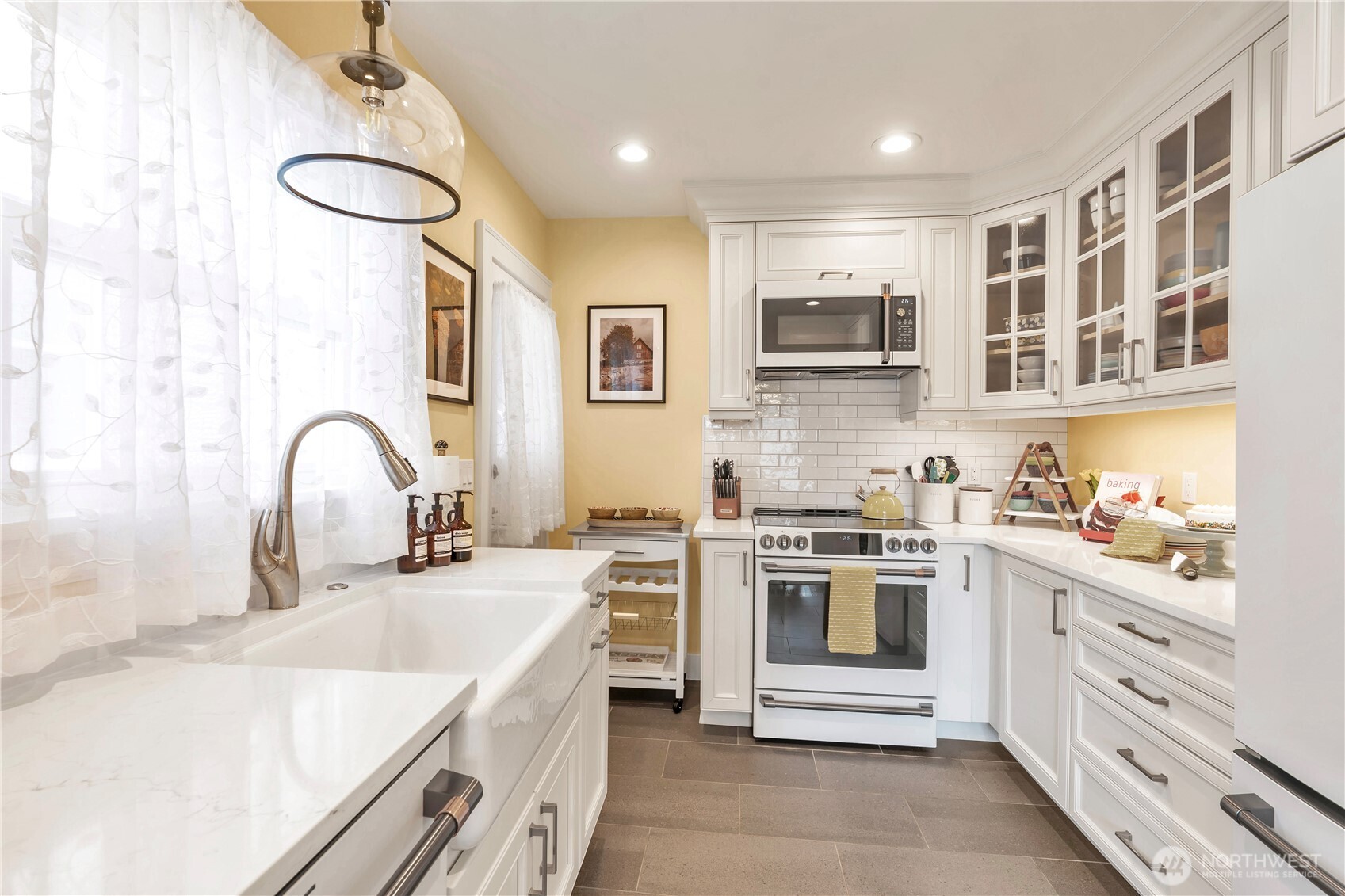 154 Northwest 73rd Street Seattle, WA 98117 - Photo 13 of 37