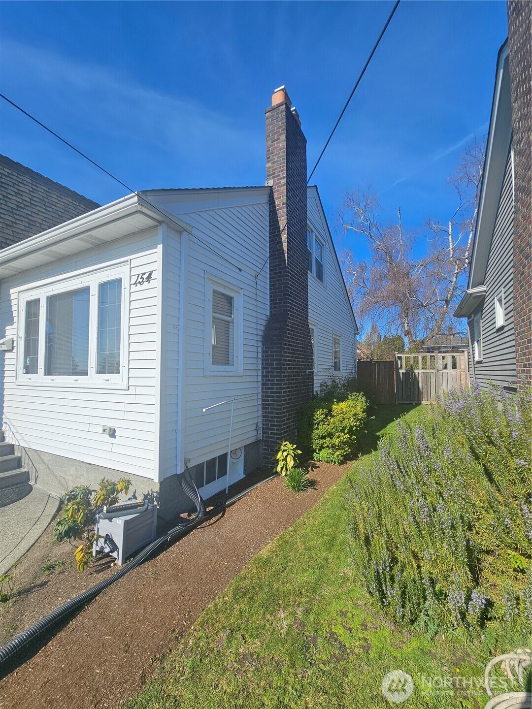 154 Northwest 73rd Street Seattle, WA 98117 - Photo 4 of 37