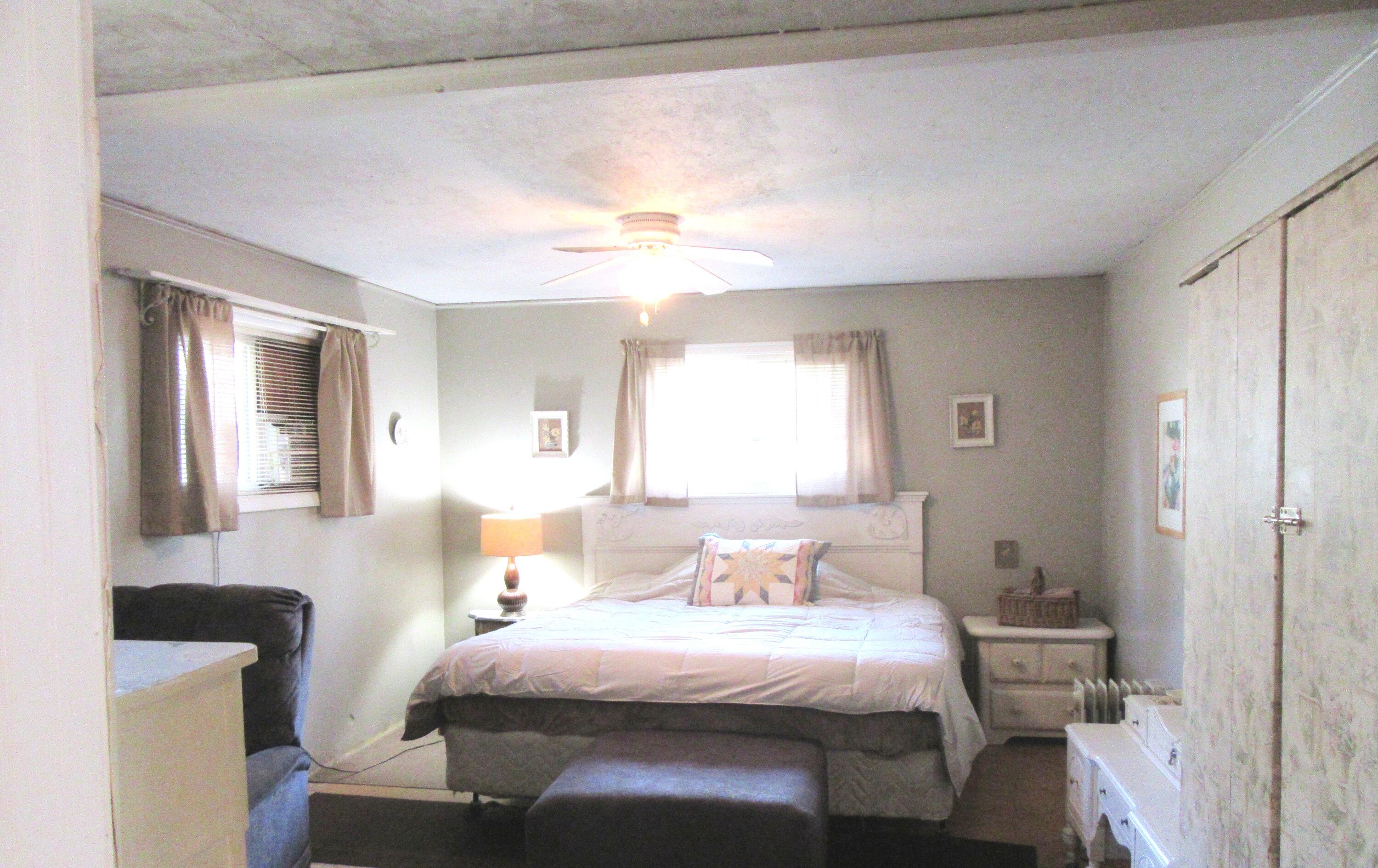 610 Applegate Avenue Chiloquin, OR 97624 - Photo 19 of 28 Primary bedroom main