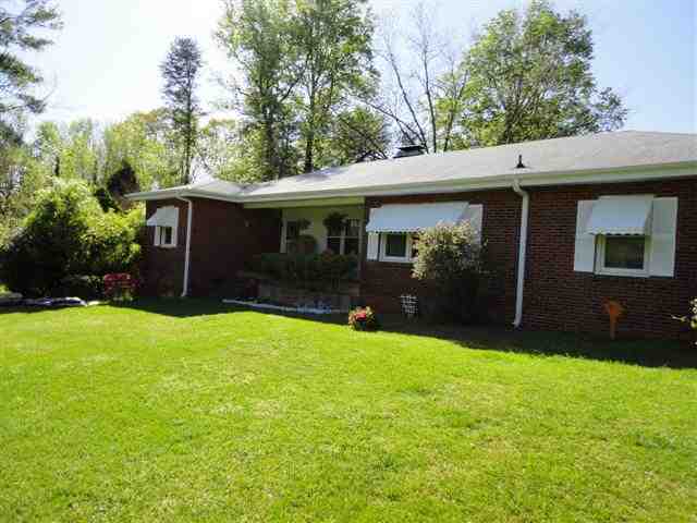 28 State Rd S-23-608 Greenville, SC 29609 - Photo 2 of 22