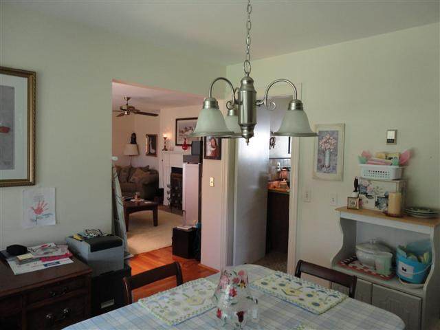 28 State Rd S-23-608 Greenville, SC 29609 - Photo 9 of 22