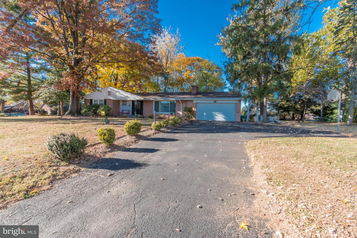 137 Owl Hill Road Lititz, PA 17543 - Photo 2 of 30