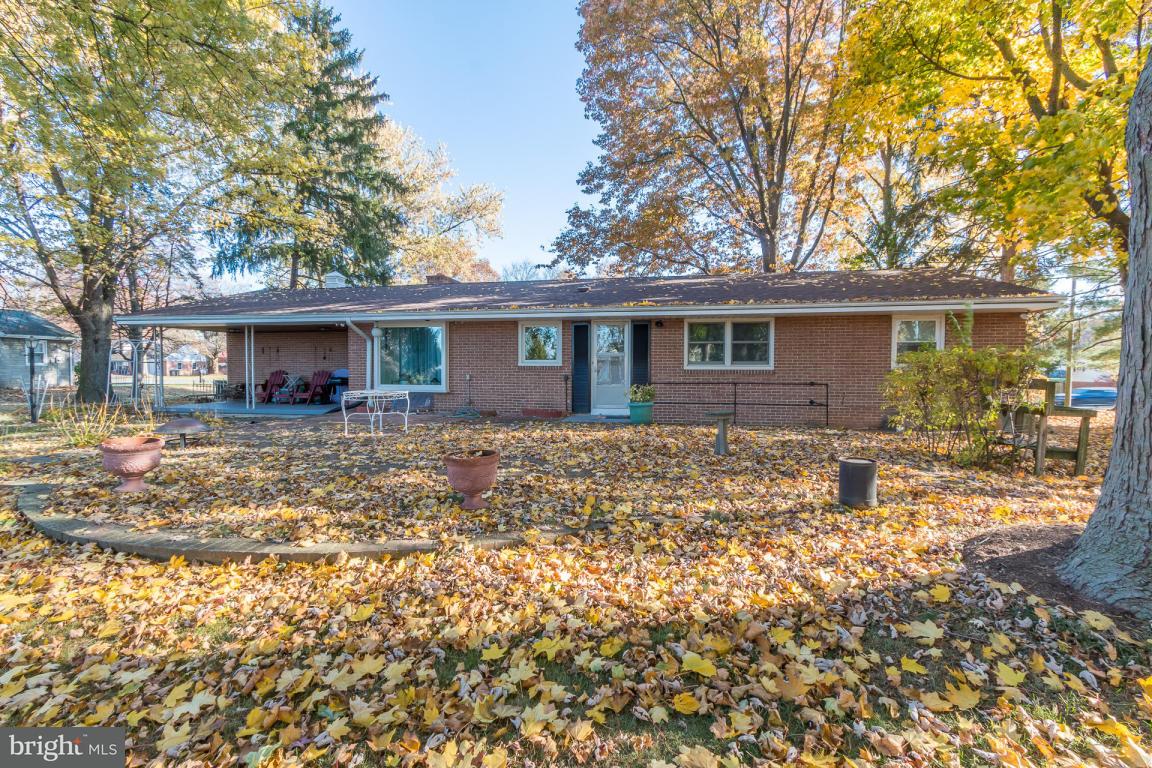 137 Owl Hill Road Lititz, PA 17543 - Photo 3 of 30