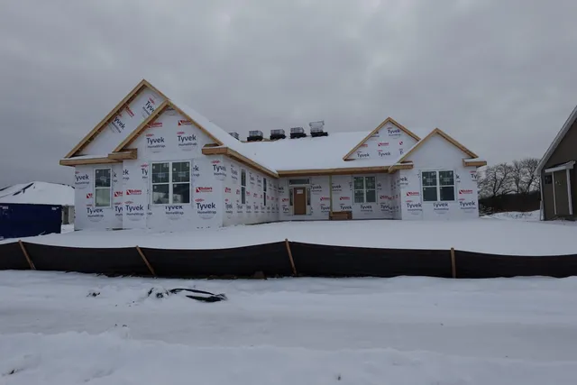 $646,990 | 1343 Periwinkle Pass, Oconomowoc, WI 53066