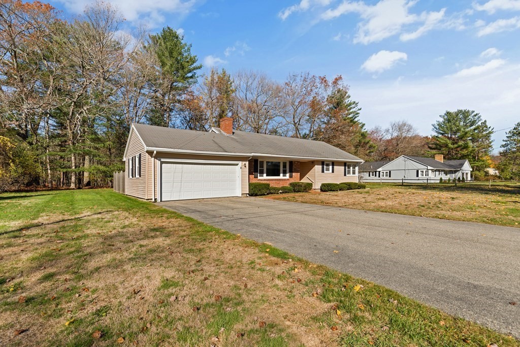 6 Walker Road Topsfield, MA 01983 - Photo 3 of 31 Gallery Image 3