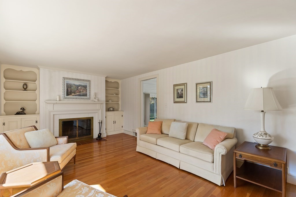 6 Walker Road Topsfield, MA 01983 - Photo 8 of 31 Gallery Image 8