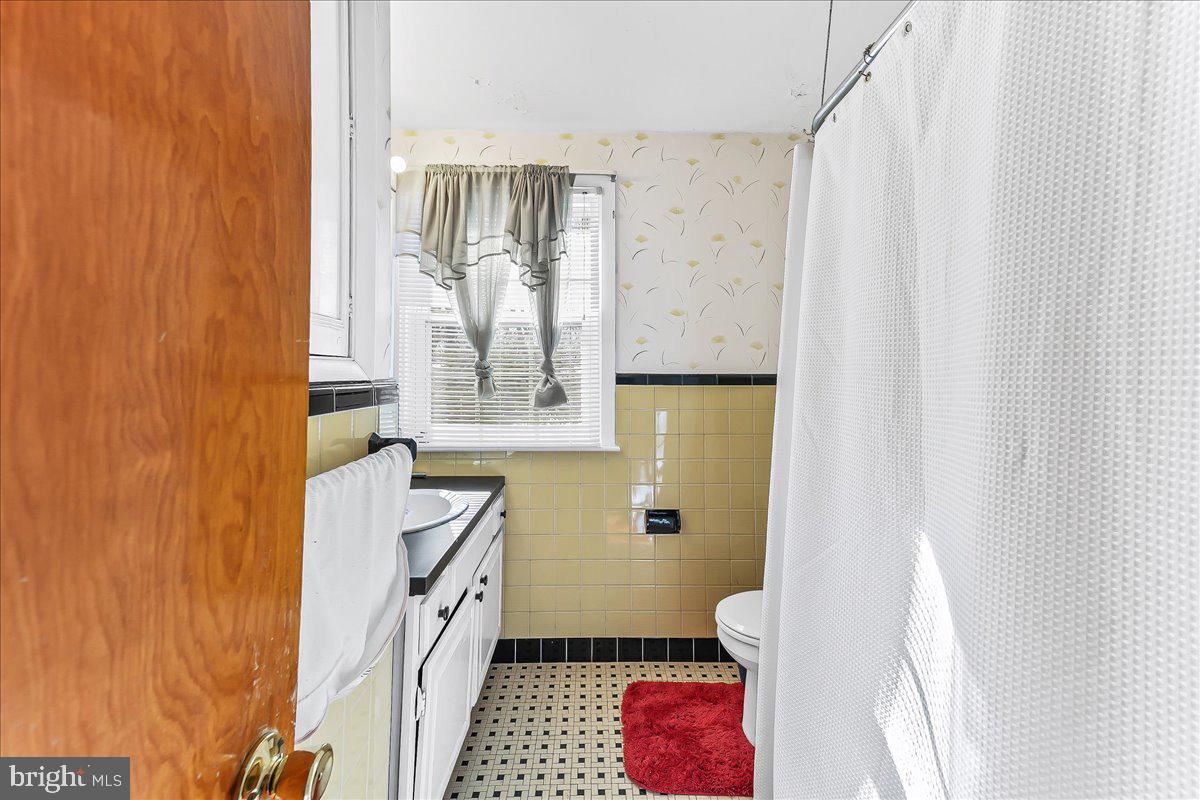 472 Larchwood Road Springfield, PA 19064 - Photo 13 of 16