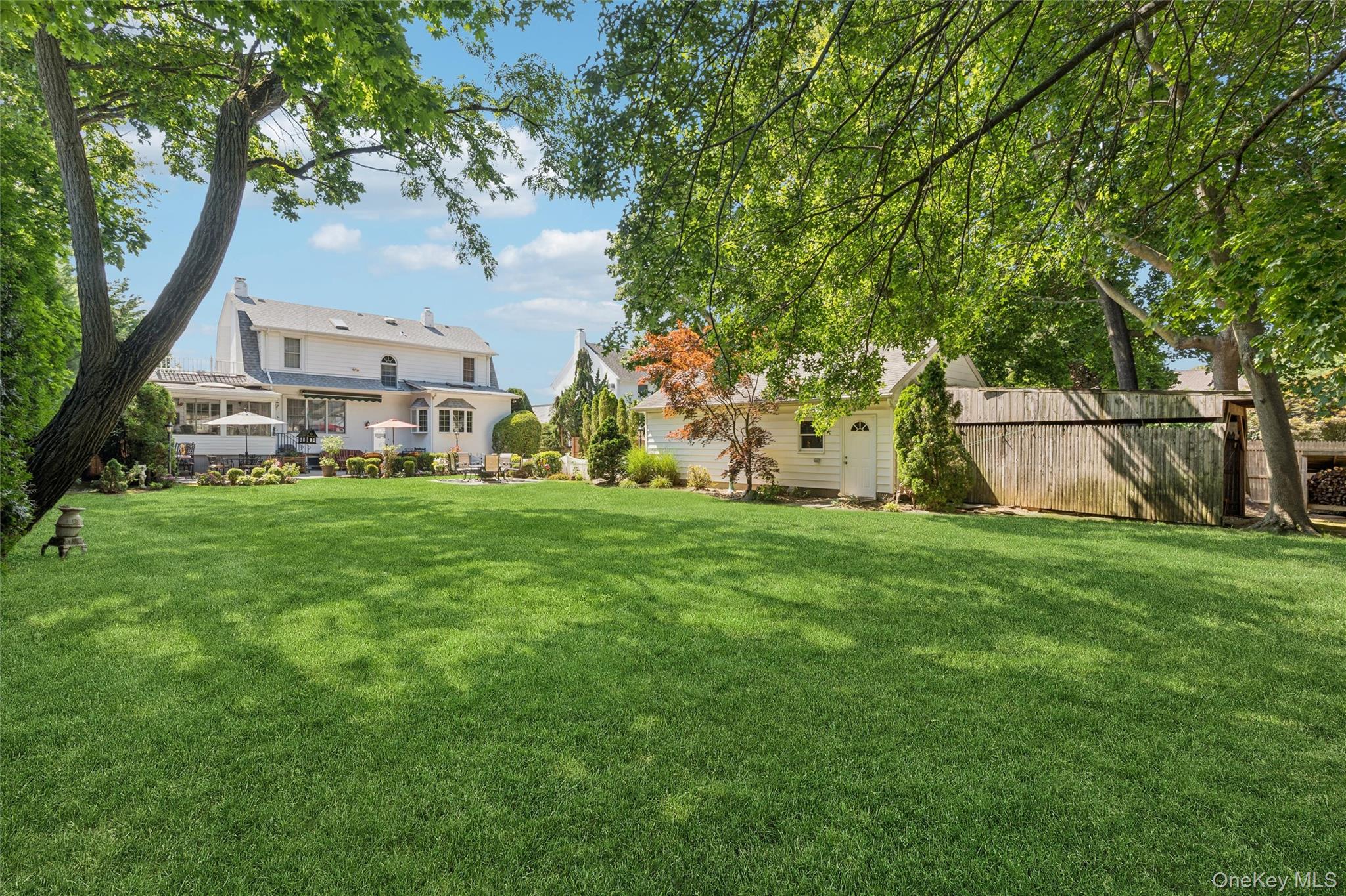 43 Beverly Road Merrick, NY 11566 - Photo 26 of 48 Gallery Image 26