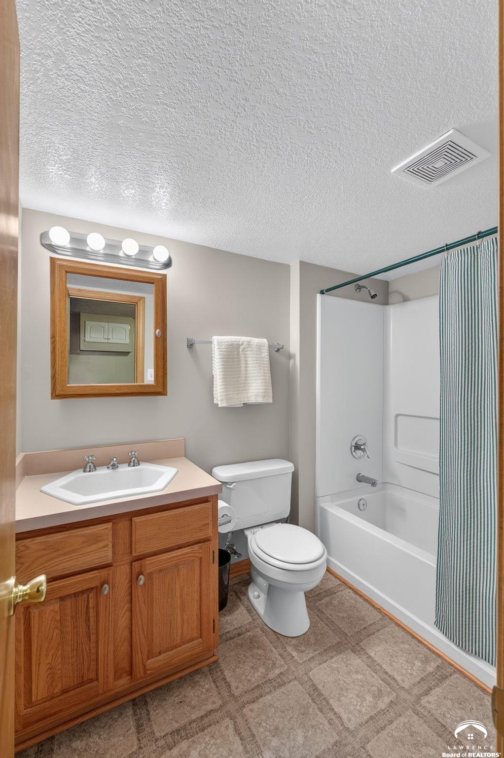 1185 East 1067th Road Lawrence, KS 66047 - Photo 38 of 73 Gallery Image 38