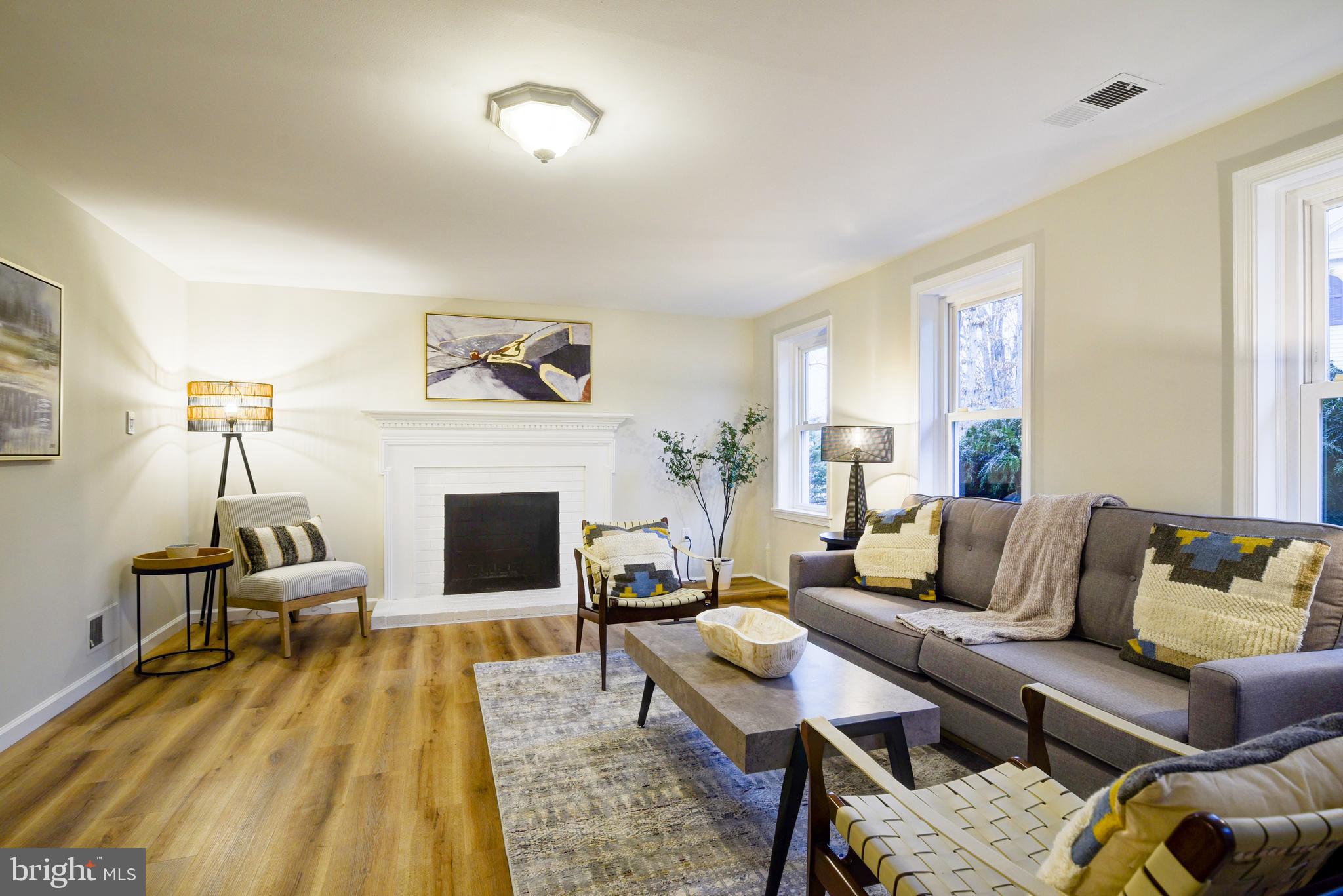Charming and Updated in Sought After Stuart Ridge.