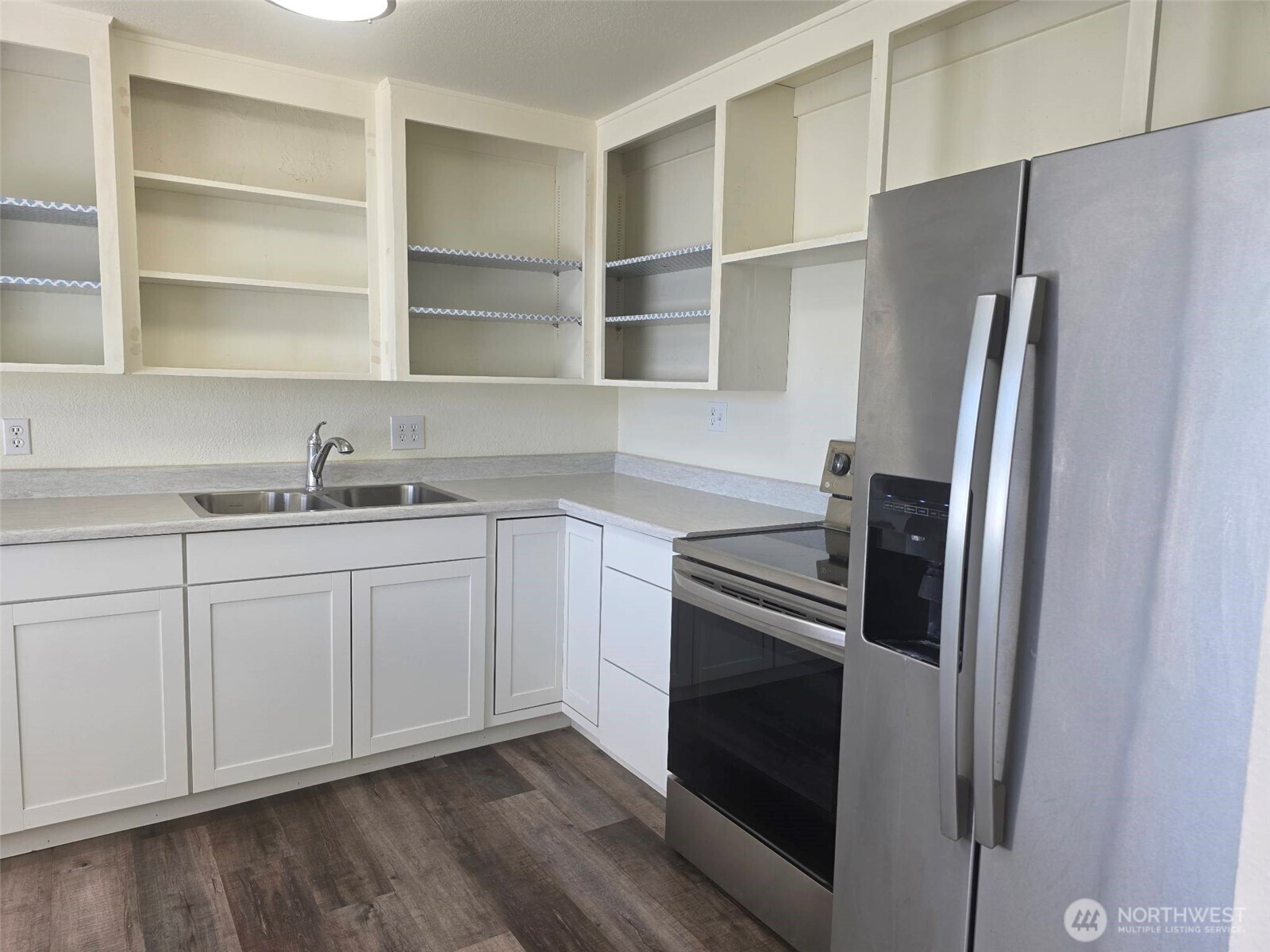 253 North Dale Road Moses Lake, WA 98837 - Photo 4 of 15 Gallery Image 4