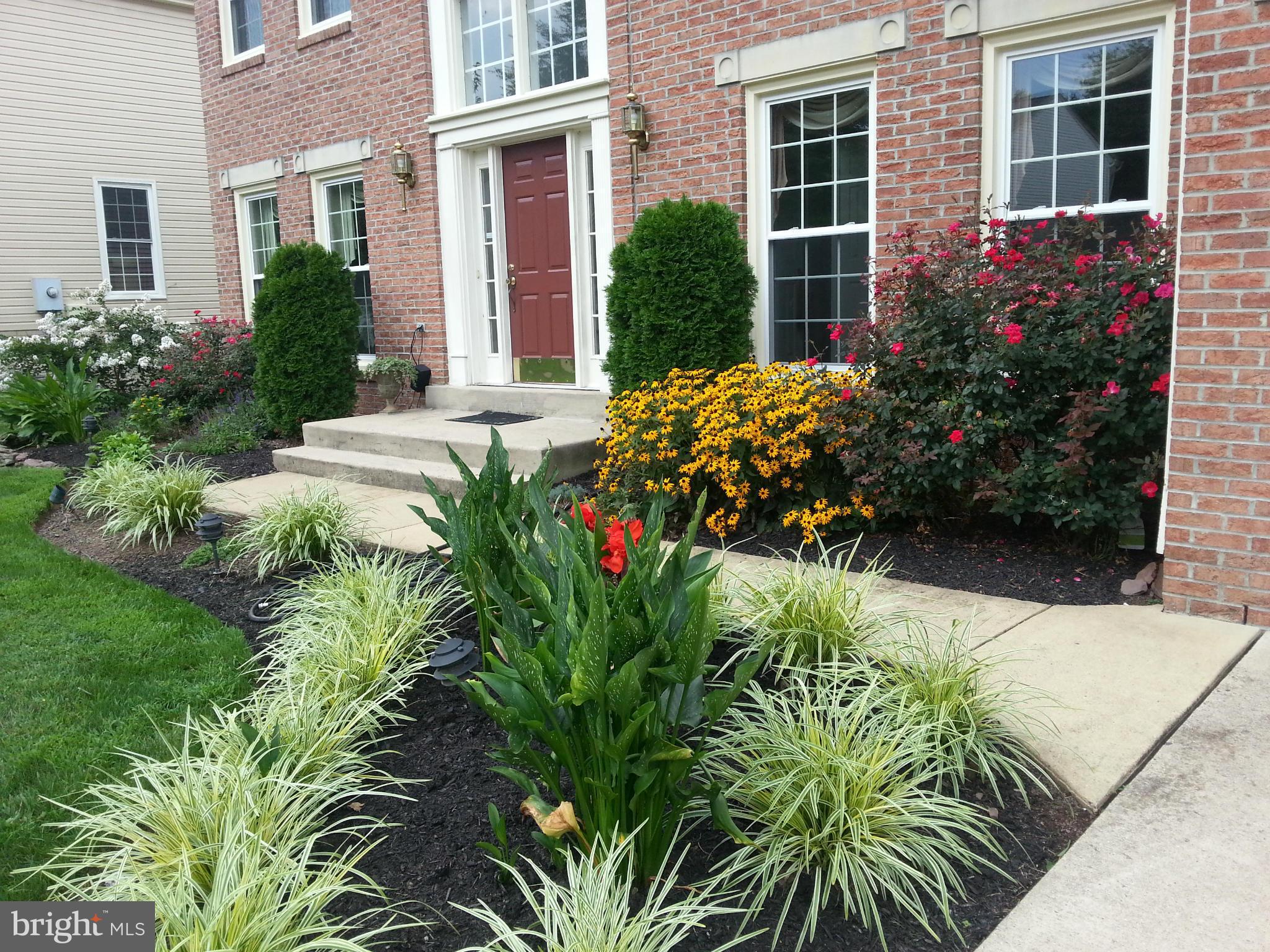 6818 Compton Heights Circle Clifton, VA 20124 - Photo 2 of 26 Exterior (Front)