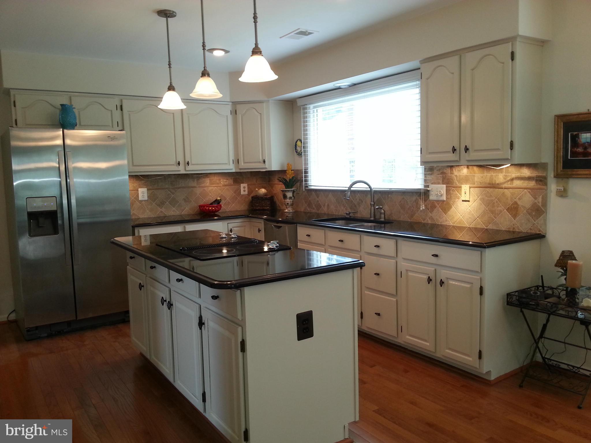 6818 Compton Heights Circle Clifton, VA 20124 - Photo 11 of 26 Kitchen