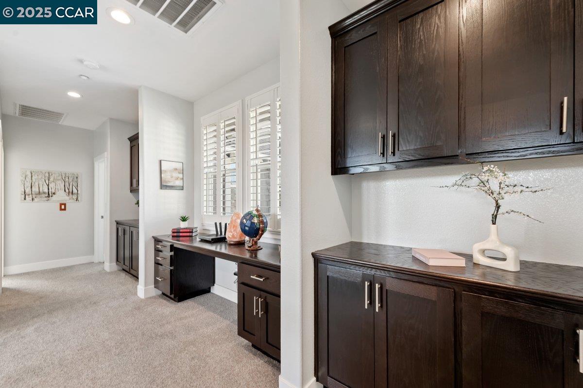 5656 Stockton Loop Livermore, CA 94550 - Photo 20 of 37 a view of a workspace with furniture