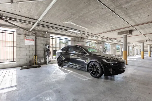 $349,999 | 19350 Sherman Way, Unit 124, Reseda, CA 91335