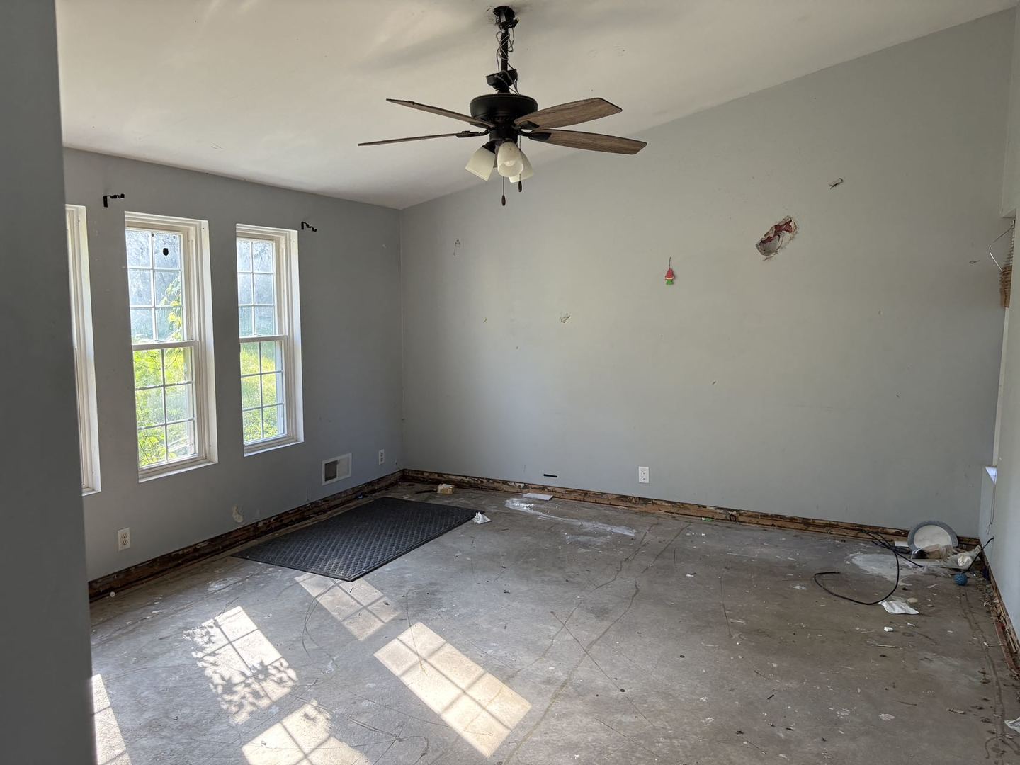 3N750 South Wood Dale Road Addison, IL 60101 - Photo 4 of 5 a view of a room with a window