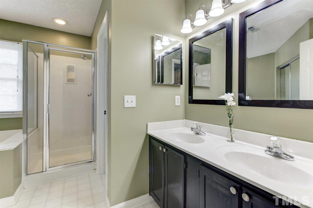 12305 Hartwick Court Raleigh, NC 27613 - Photo 14 of 30 Gallery Image 14