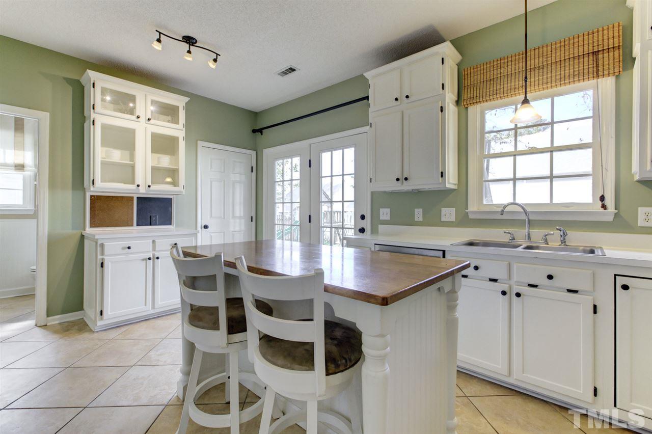12305 Hartwick Court Raleigh, NC 27613 - Photo 9 of 30 Gallery Image 9