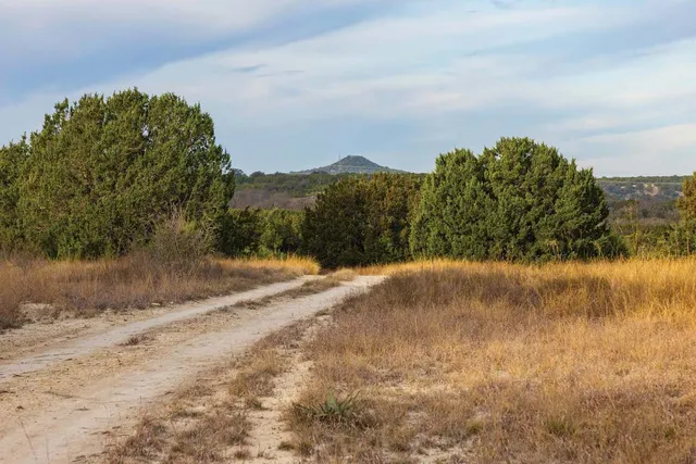 $3,477,420 | 6729 Highway 281, Lampasas, TX 76550