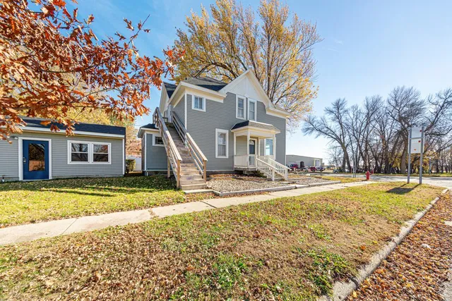 $210,000 | 208 Highway 5, Arlington, MN 55307