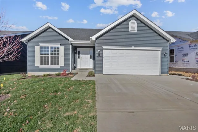 $490,000 | 5653 Sun Bear Drive, House Springs, MO 63051