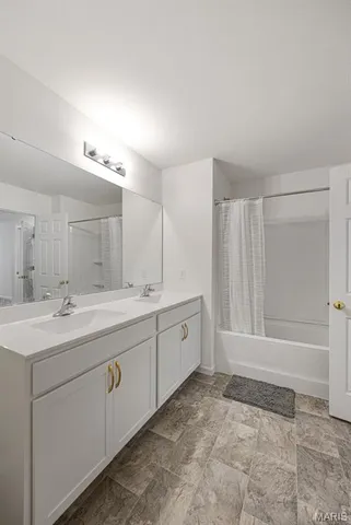 $490,000 | 5653 Sun Bear Drive, House Springs, MO 63051