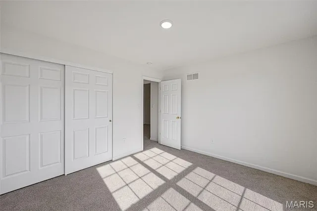 $490,000 | 5653 Sun Bear Drive, House Springs, MO 63051