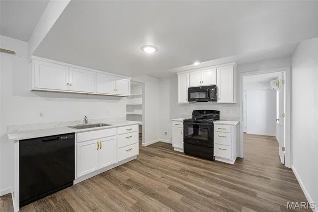 $490,000 | 5653 Sun Bear Drive, House Springs, MO 63051