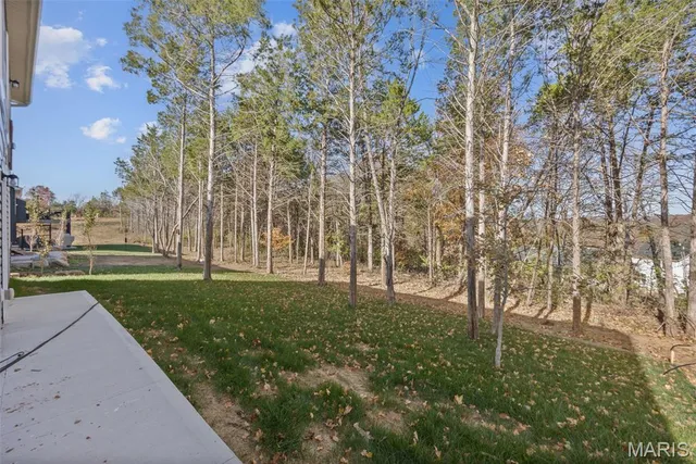 $490,000 | 5653 Sun Bear Drive, House Springs, MO 63051