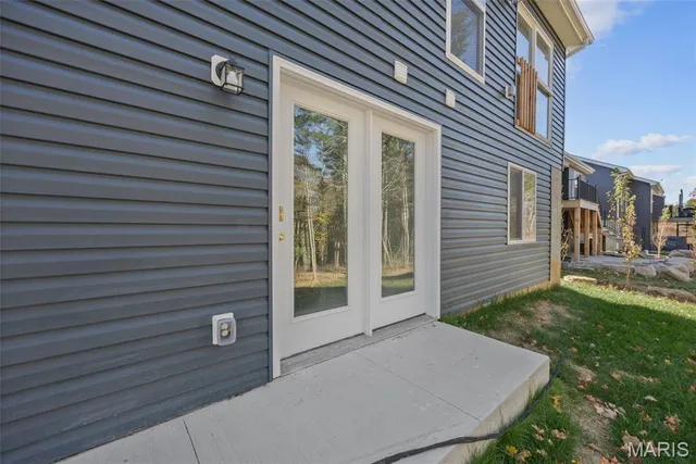 $490,000 | 5653 Sun Bear Drive, House Springs, MO 63051