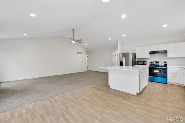 $490,000 | 5653 Sun Bear Drive, House Springs, MO 63051