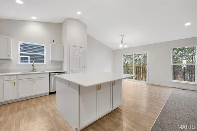 $490,000 | 5653 Sun Bear Drive, House Springs, MO 63051