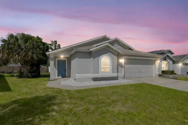 $324,900 | 1706 Erin Brooke Drive, Valrico, FL 33594