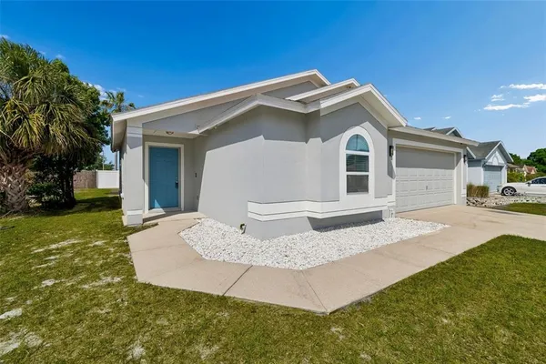 $324,900 | 1706 Erin Brooke Drive, Valrico, FL 33594