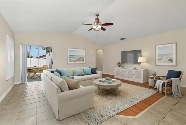 $324,900 | 1706 Erin Brooke Drive, Valrico, FL 33594