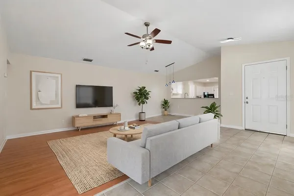 $324,900 | 1706 Erin Brooke Drive, Valrico, FL 33594