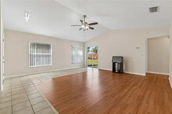 $324,900 | 1706 Erin Brooke Drive, Valrico, FL 33594