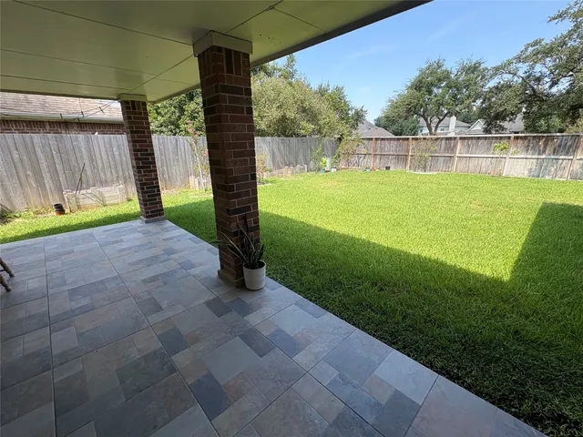 $2,300 | 12114 Pine Brook Drive, Stafford, TX 77477