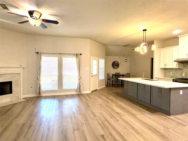 $2,300 | 12114 Pine Brook Drive, Stafford, TX 77477