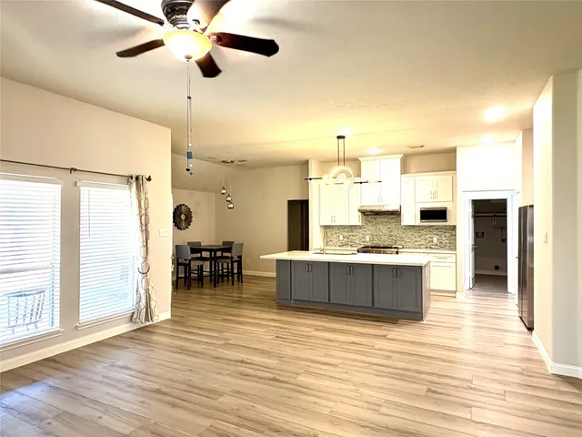 $2,300 | 12114 Pine Brook Drive, Stafford, TX 77477