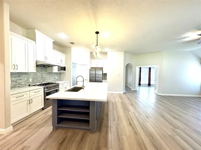 $2,300 | 12114 Pine Brook Drive, Stafford, TX 77477