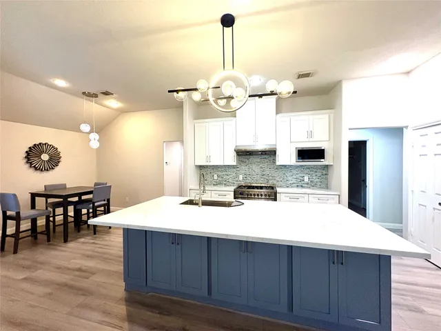 $2,300 | 12114 Pine Brook Drive, Stafford, TX 77477